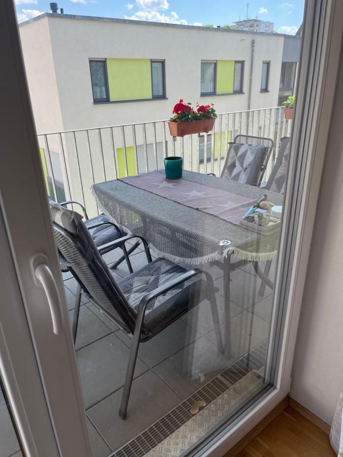 Schoenes Zimmer In Zentraler Lage Ulm Buitenkant foto